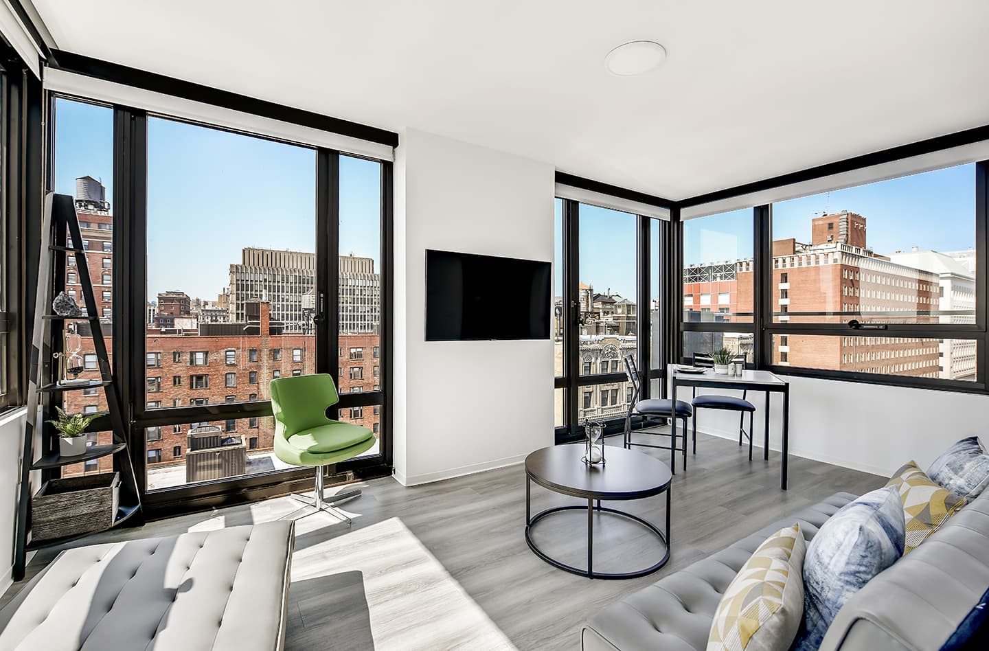 MH-1-bed-living-room-2