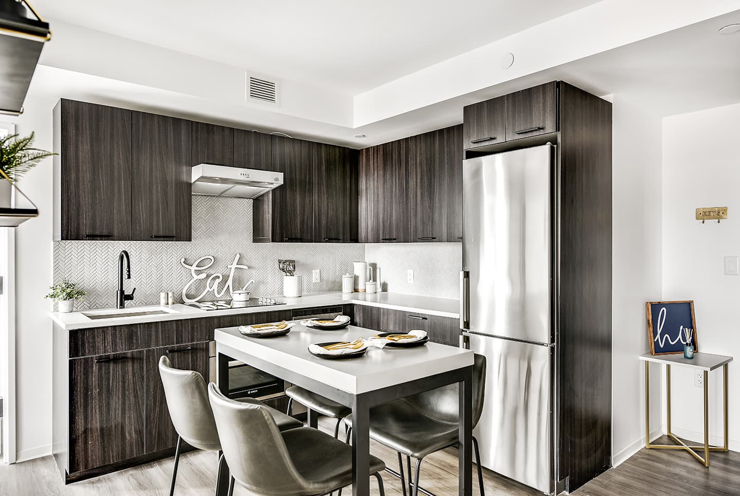 MH—3-bed-kitchen-closeup